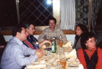 Thumb-Pizza4-18.jpg (9258 byte)