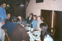 Thumb-Pizza5-23.jpg (8050 byte)